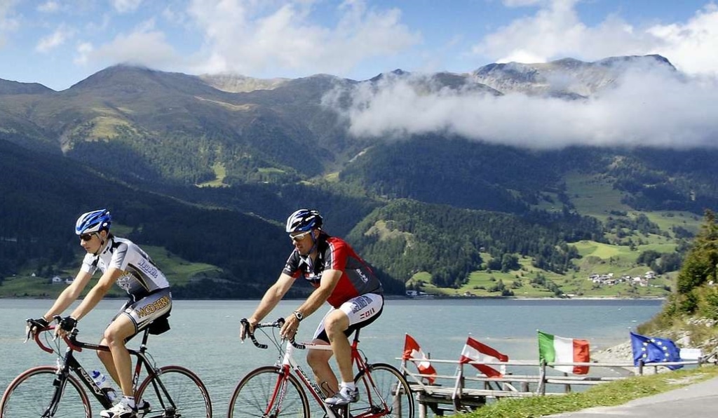 Rennrad am Reschensee