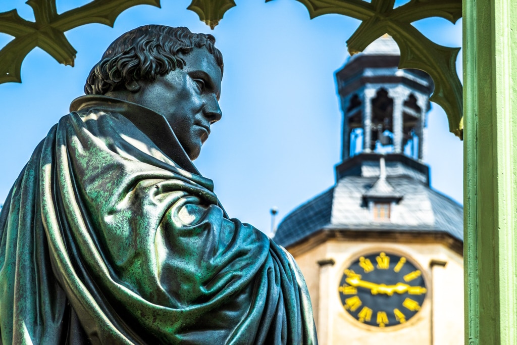Famous,Martin,Luther,Statue,(1821),At,The,Marketplace,In,Wittenberg