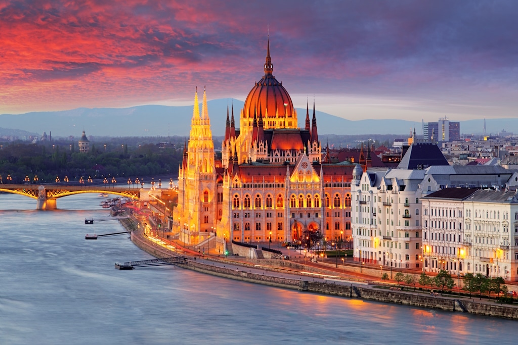 Hungarian,Parliament,,Budapest,At,Sunset