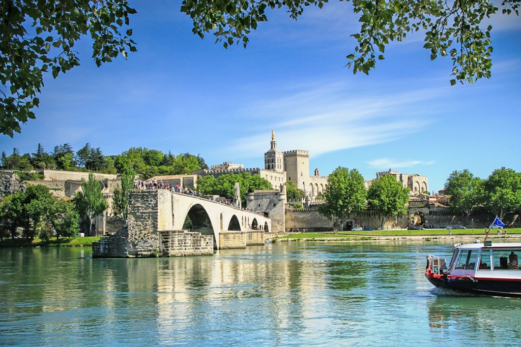 Bridge,Of,Avignon,And,The,Popes,Palace,In,Avignon,(