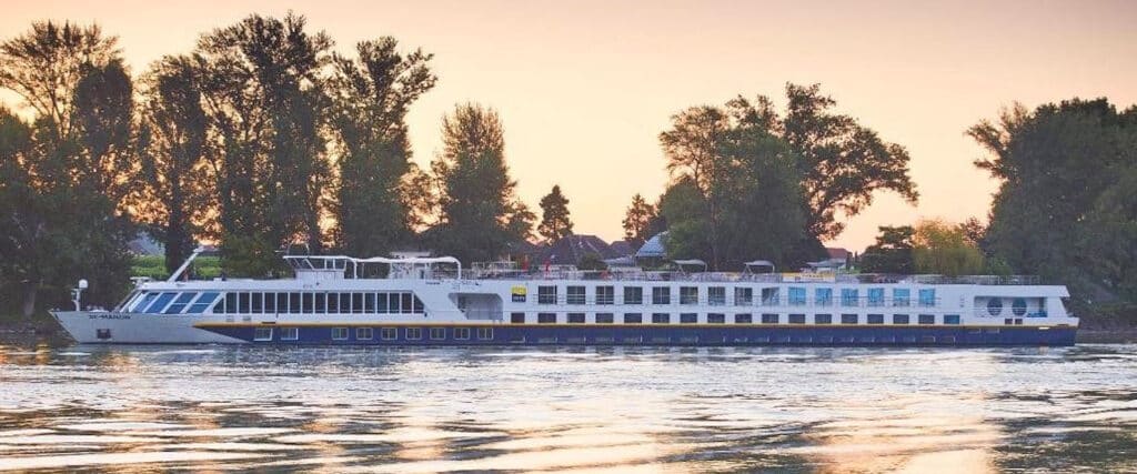 MS Manon Abendstimmung