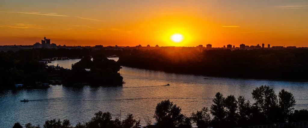 Donau in Abendstimmung bei Belgrad