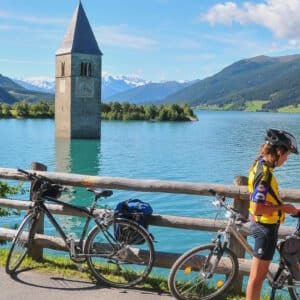 030617_alpen_rad_reschensee_shst_1537333484_1920_800